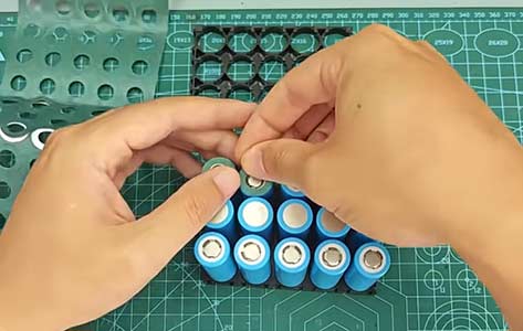 億(yi) 緯18650鋰電池定製5並3串製作12V鋰電池組,適用小型電器電源 億(yi) 緯18650鋰電池定製5並3串製作12V鋰電池組,適用小型電器電源