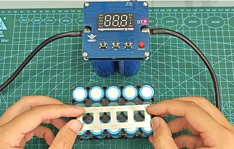 億(yi) 緯18650鋰電池定製5並3串製作12V鋰電池組,適用小型電器電源 億(yi) 緯18650鋰電池定製5並3串製作12V鋰電池組,適用小型電器電源