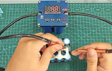 億(yi) 緯18650鋰電池定製5並3串製作12V鋰電池組,適用小型電器電源 億(yi) 緯18650鋰電池定製5並3串製作12V鋰電池組,適用小型電器電源